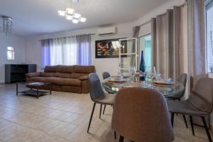 Posedenie v ubytovaní Villa La Deseada