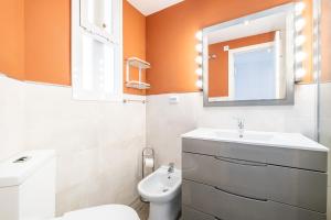 Kúpeľňa v ubytovaní Loix Mar 11-E Apartment Levante Beach + 21 fotografií