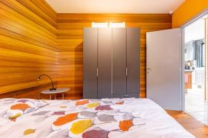 Postel nebo postele na pokoji v ubytování Superbe et chaleureux gîte familial