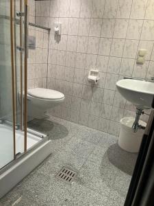 Koupelna v ubytování Hotel Eifeltor