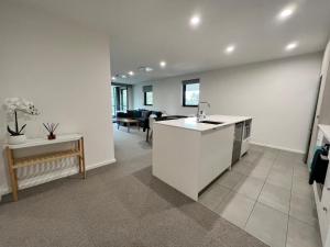 堪培拉Embark Luxe 2BR 2Bath Apartment in Lynham 1 Secure Carpark Wifi Canberra的相册照片