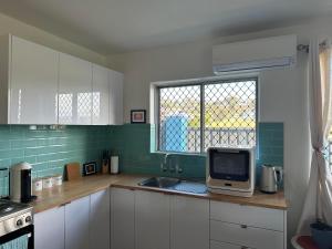 Gallery image of One bedroom CBD unit, walk to beaches & cafes in Newcastle +32 photos