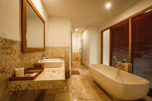 Kamar mandi di Sabana Ubud