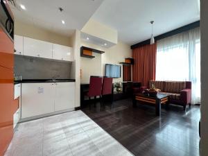 Η κουζίνα ή μικρή κουζίνα στο Sunday Marina View Hotel Apartments