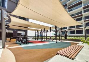 Fitness centrum a/nebo fitness zařízení v ubytování Comfy 1 Bed in Business Bay with Burj Khalifa View