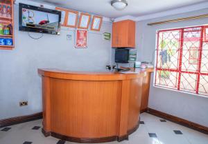 โทรทัศน์และ/หรือระบบความบันเทิงของ Jupiter Guest Resort - Langata