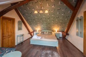 Posteľ alebo postele v izbe v ubytovaní Zámeček - Chateau Lány - Depandance Stroodel