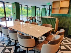 Kawasan bisnes dan/atau bilik persidangan di Cha Chiangmai Luxury +38 gambar