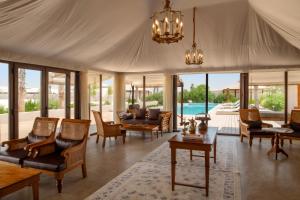 Πισίνα στο ή κοντά στο The Outpost Al Barari Camp