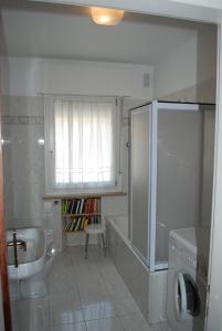 A bathroom at Condominio Zorzi