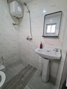 Bagno di ULOM CONDOS