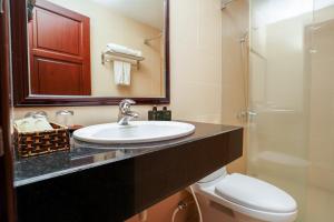 Ένα μπάνιο στο Sunview Beach Hotel Danang
