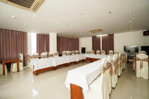 Μια τηλεόραση ή/και κέντρο ψυχαγωγίας στο Sunview Beach Hotel Danang