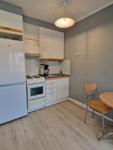 Η κουζίνα ή μικρή κουζίνα στο Humppilantie