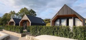 The Rocks - Luxury Glamping Resort外面的花园