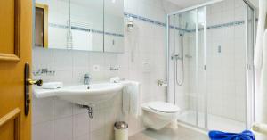Koupelna v ubytování ABA-Sporting Apartment House + 17 fotografií
