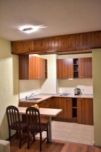 Köök või kööginurk majutusasutuses Apart Hotel Comfort