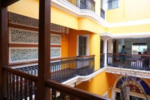 - une vue depuis le balcon d'un bâtiment dans l'établissement Pearl bell Villa, à Pondichéry