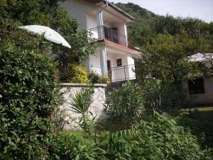 Vườn quanh Holiday home Bokokotorski zaliv