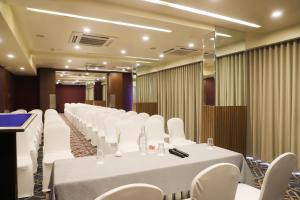 Posezení v ubytování Marasa Sarovar Portico -Rajkot