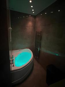 Kúpeľňa v ubytovaní Luxury style appartement, Arc de Triomphe - Champs Elysées