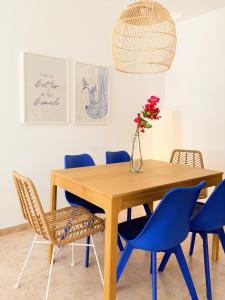 Afbeelding uit fotogalerij van Beach Paradise Flat in Denia Centre w/ Large Pool in Denia