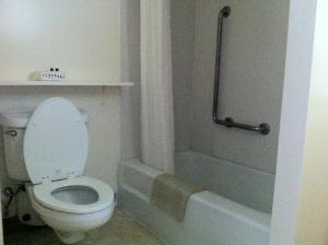 
A bathroom at Sunset Motor Inn
