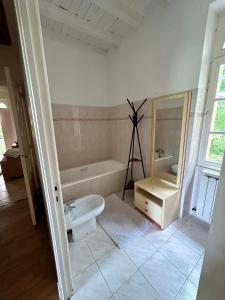 Kúpeľňa v ubytovaní Au coeur d'un Domaine Authentique de 7ha