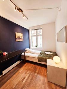 Camera piccola con letto e finestra di Wesenbergsmauet a Bergen