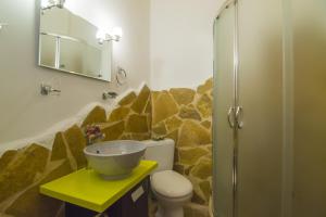 Kúpeľňa v ubytovaní Su La Strata Villa by CorfuEscapes