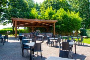 Κήπος έξω από το Hotel Erbaluce