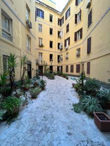 ローマにあるEtruska Porta Piaの植物の空中庭