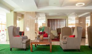 Posezení v ubytování The Luke Hotel Cravers Thika