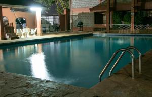 Bazén v ubytování The Luke Hotel Cravers Thika nebo v jeho okolí