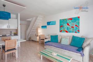 Kuchyňa alebo kuchynka v ubytovaní Vivienda Vacacional Sunny - duplex apartment 2beds 2 baths
