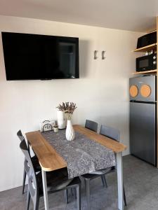 Galeriebild der Unterkunft Mobile home Olive Leaf in Drage