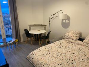 Posteľ alebo postele v izbe v ubytovaní Bel appartement T1 30m2 centre historique Aubagne
