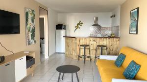Кухня или кухненски бокс в Indigo, Anse Mitan, beau F2 sublime vue mer, proche plage