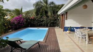Bassein majutusasutuses Villa de charme avec piscine et magnifique vue mer või selle lähedal