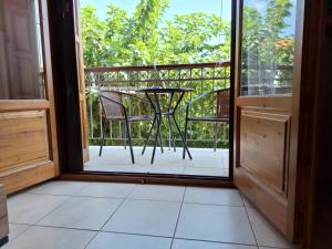 Balkón nebo terasa v ubytování Skourgias Rooms
