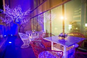 Posezení v ubytování Goldberry Suites & Hotel Mactan