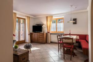 Μια τηλεόραση ή/και κέντρο ψυχαγωγίας στο Villa Lory 3