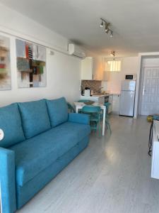 A kitchen or kitchenette at Las Americas Ocean View El Dorado