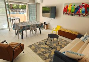 Χώρος καθιστικού στο Le Victoria-Centre ville-Piscine-Parking privé-Wi-Fi