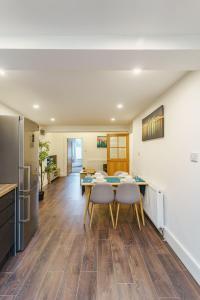 Kuchyň nebo kuchyňský kout v ubytování Augusta lodge Moseley
