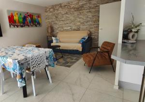 Χώρος καθιστικού στο Le Victoria-Centre ville-Piscine-Parking privé-Wi-Fi