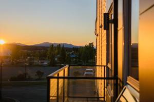 Φωτογραφία από το άλμπουμ του Bright Modern Stylish Condo in heart of Downtown (Center) σε Γουάιτχορς