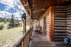 Foto sihtkohas Lake George asuva majutusasutuse New! Historic Chalet in Colorado National Forest galeriist