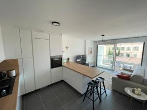 Kuchyň nebo kuchyňský kout v ubytování Cannes, appartement avec parking+terrasse, Croisette à pied!