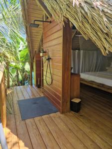 Gallery image of PURA VIDA Lodge Cabane perchée in Sainte-Rose +13 photos